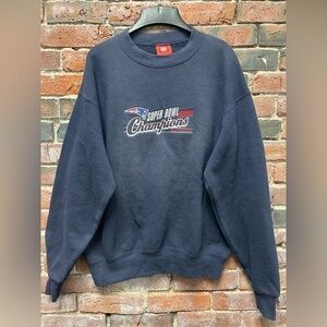 NFL New England Patriots Super Bowl 2004 Championship Sweatshirt Medium